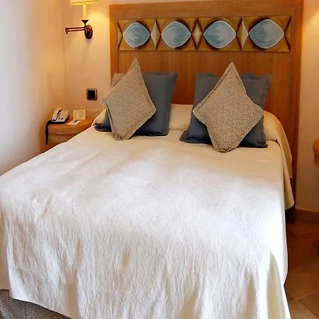 Ξενοδοχείο Petra Bianca 4*