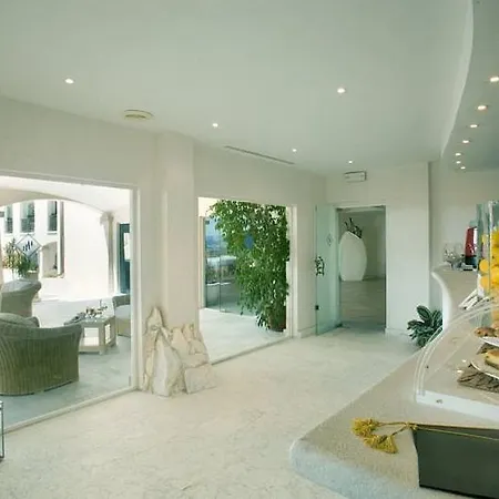Petra Bianca Hotell 4*