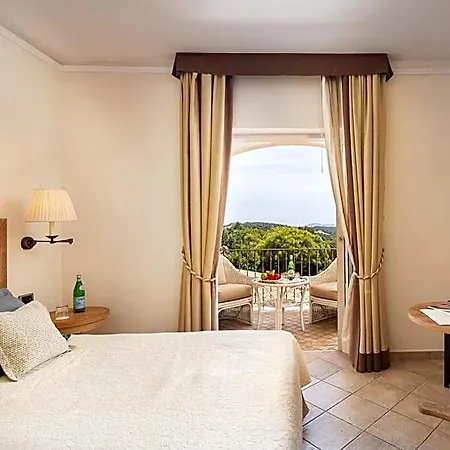 Hotel Petra Bianca 4*