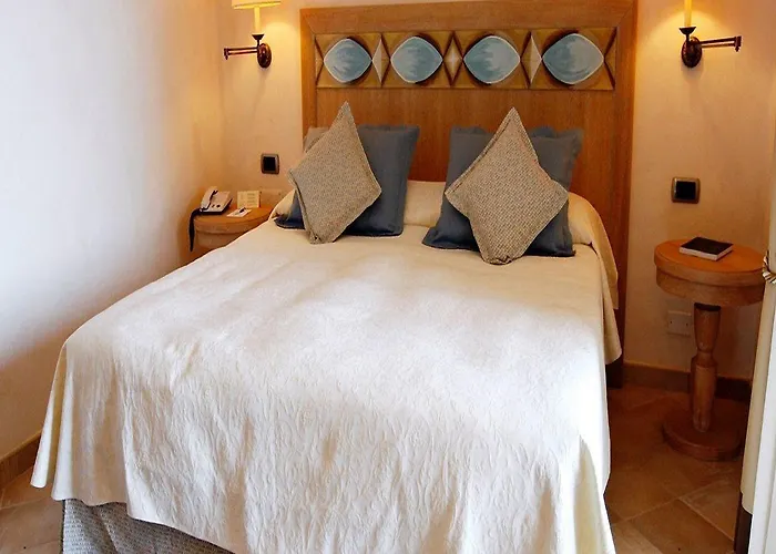 Hotel Petra Bianca 4*