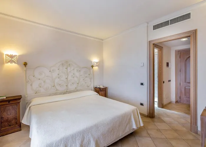 Hotel Petra Bianca 4*