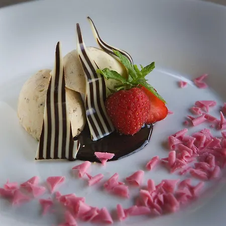Hotel Petra Bianca 4*